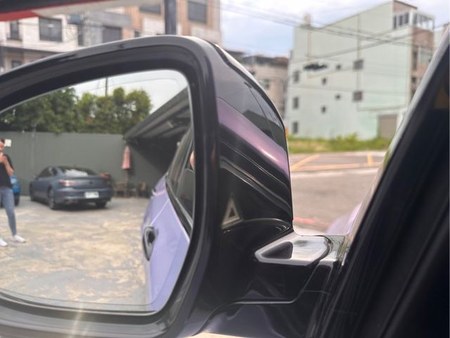 原廠M40i套件、360P、5AT輔助駕駛套件（ACC)、H/K環繞音響、運動化黑頂棚、環景系統、Car Play  第15張相片
