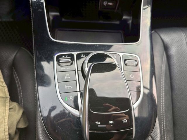 AMG套件、LED頭燈、全景式天窗、電動記憶座椅、通風、加熱椅、柏林之音、免鑰匙（摸門）系統、盲點偵測、電動尾門、方向盤  第15張相片