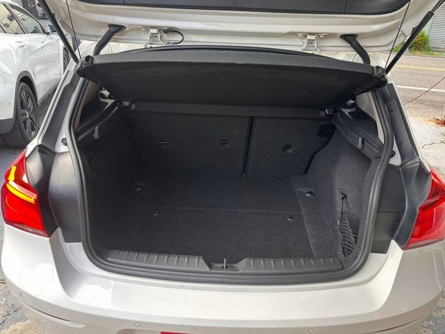 里程保證、電動記憶座椅、定速，免鑰匙系統，車道偏移輔助系統、倒車影像， 行車記錄器、主動安全預防系統、兒童安全座椅  第8張相片