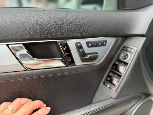 里程保證、AMG套件、天窗、全新大螢幕安卓機、CarPlay、電動記憶座椅、方向盤快控鍵、定速、斜坡起步輔、主動安全預防  第8張相片