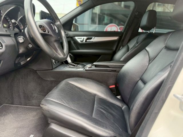 里程保證、AMG套件、天窗、全新大螢幕安卓機、CarPlay、電動記憶座椅、方向盤快控鍵、定速、斜坡起步輔、主動安全預防  第9張相片