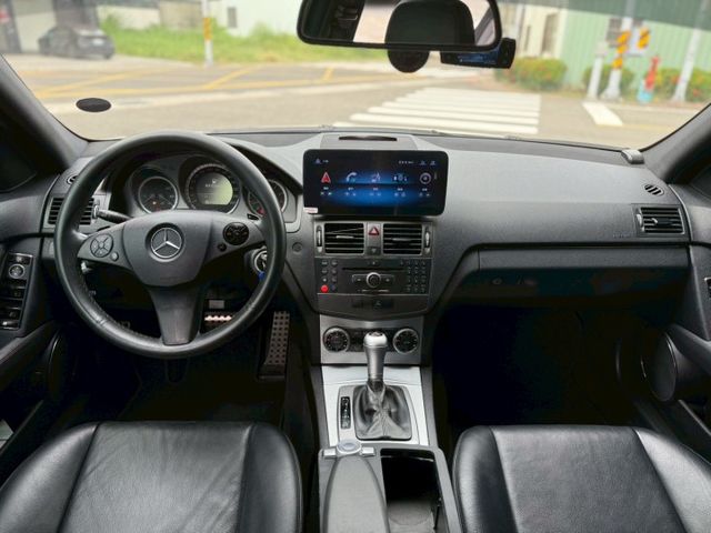 里程保證、AMG套件、天窗、全新大螢幕安卓機、CarPlay、電動記憶座椅、方向盤快控鍵、定速、斜坡起步輔、主動安全預防  第10張相片