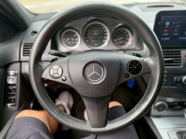 里程保證、AMG套件、天窗、全新大螢幕安卓機、CarPlay、電動記憶座椅、方向盤快控鍵、定速、斜坡起步輔、主動安全預防  第11張相片