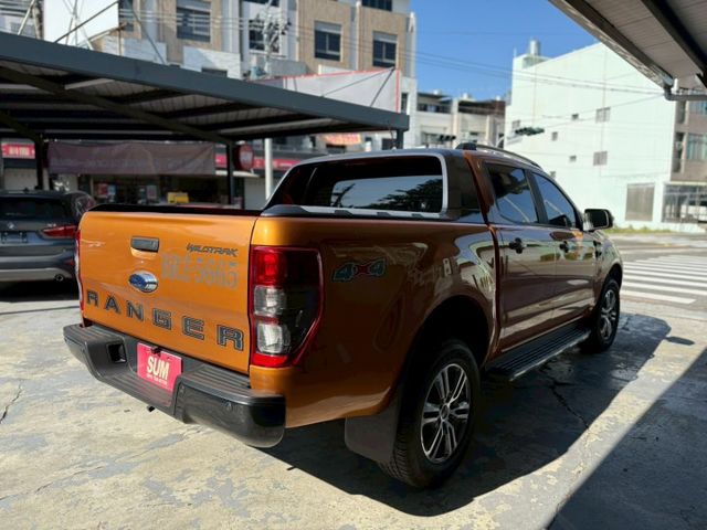 里程保證、ACC跟車、免鑰匙系統、車側踏板、恆溫系統、多功能影音主機、倒車影像、定速系統、LED頭燈、免鑰匙啟動車門鎖、  第6張相片