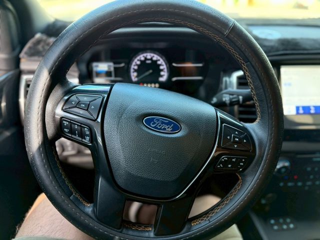 里程保證、ACC跟車、免鑰匙系統、車側踏板、恆溫系統、多功能影音主機、倒車影像、定速系統、LED頭燈、免鑰匙啟動車門鎖、  第12張相片