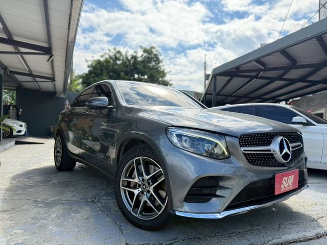 原版件、原廠保養紀錄、AMG套件、柏林之音、CarPlay 、LED頭燈360度環景、天窗、盲點偵測、方向盤快控鍵  第3張相片