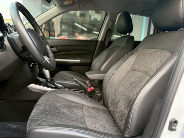 免鑰匙系統、電動尾門、盲點偵測、ACC跟車系統、倒車影像，行車記錄器、主動安全預防系統、車道偏移系統  第7張相片