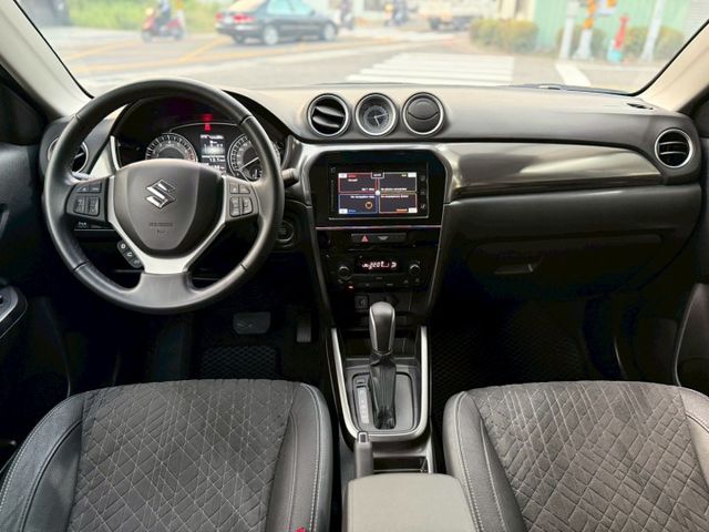 免鑰匙系統、電動尾門、盲點偵測、ACC跟車系統、倒車影像，行車記錄器、主動安全預防系統、車道偏移系統  第10張相片