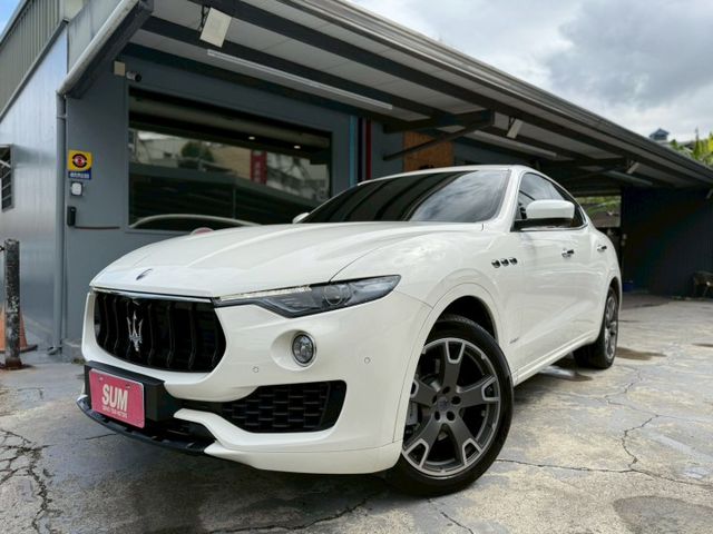 LED頭燈、全景天窗、盲點偵測、電動尾門、方向盤快控鍵、換檔撥片、恆溫空調、分區溫控、雙前座跑車座椅、前電動記憶座椅、定  第1張相片