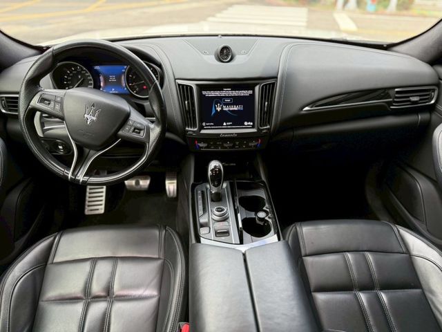 LED頭燈、全景天窗、盲點偵測、電動尾門、方向盤快控鍵、換檔撥片、恆溫空調、分區溫控、雙前座跑車座椅、前電動記憶座椅、定  第12張相片