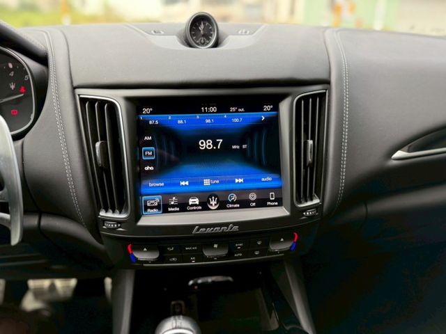 LED頭燈、全景天窗、盲點偵測、電動尾門、方向盤快控鍵、換檔撥片、恆溫空調、分區溫控、雙前座跑車座椅、前電動記憶座椅、定  第14張相片