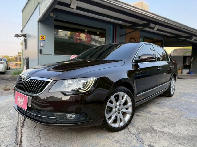 一手車、恆溫、行車記錄器、電動記憶座椅、後座出風口、主動安全預防系統、ISOFIX兒童安全椅固定、兒童安全鎖、第三方認證  第1張相片