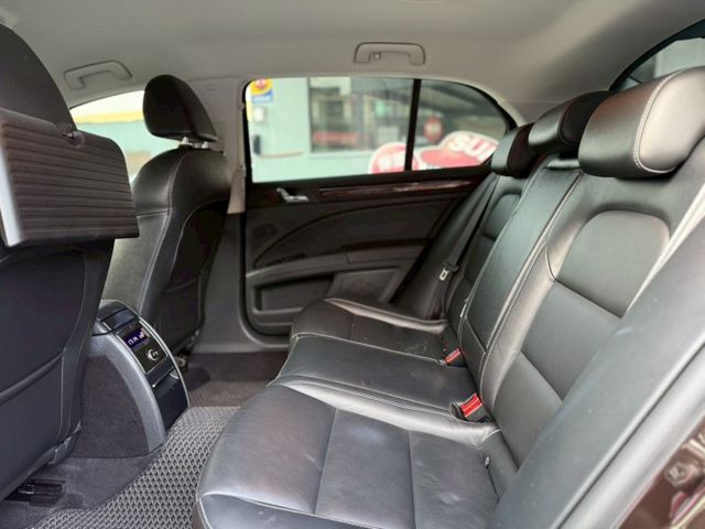 一手車、恆溫、行車記錄器、電動記憶座椅、後座出風口、主動安全預防系統、ISOFIX兒童安全椅固定、兒童安全鎖、第三方認證  第9張相片