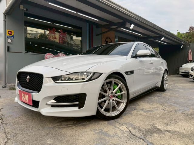 19寸跑圈、Brembo卡鉗組、後卡夢下導流、卡夢方向盤、VVS排氣管（含電子閥門） R-SPORT套件、駕駛模式選擇  第1張相片