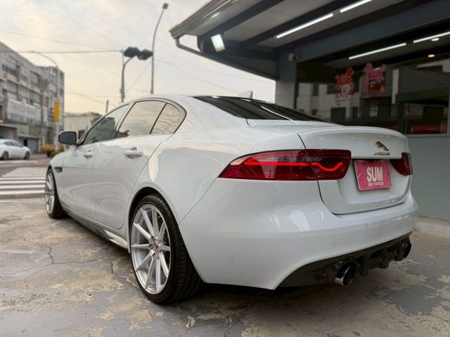 19寸跑圈、Brembo卡鉗組、後卡夢下導流、卡夢方向盤、VVS排氣管（含電子閥門） R-SPORT套件、駕駛模式選擇  第4張相片