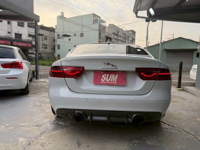 19寸跑圈、Brembo卡鉗組、後卡夢下導流、卡夢方向盤、VVS排氣管（含電子閥門） R-SPORT套件、駕駛模式選擇  第5張相片