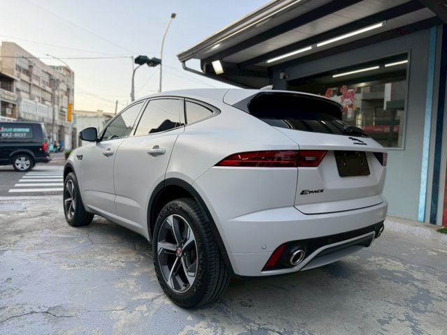 水泥灰車色、駕駛模式選擇、、車道偏離警示、ACC主動式智慧定速系統、胎壓偵測、ISO-FIX、盲點偵測、倒車雷達  第4張相片