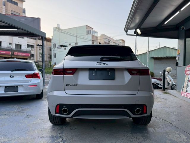 水泥灰車色、駕駛模式選擇、、車道偏離警示、ACC主動式智慧定速系統、胎壓偵測、ISO-FIX、盲點偵測、倒車雷達  第5張相片