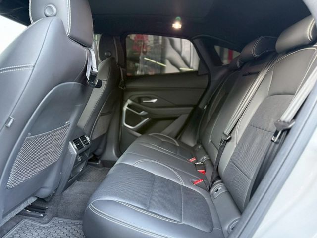 水泥灰車色、駕駛模式選擇、、車道偏離警示、ACC主動式智慧定速系統、胎壓偵測、ISO-FIX、盲點偵測、倒車雷達  第10張相片