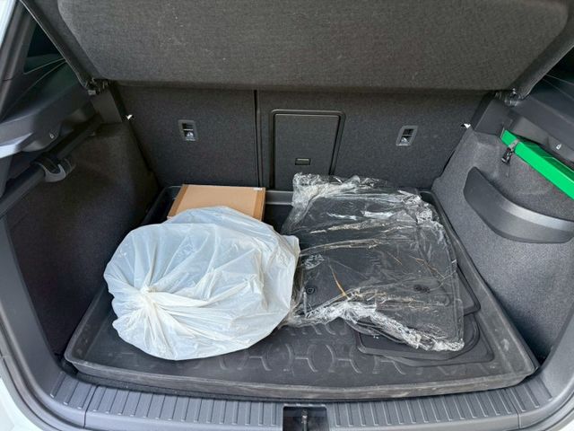 里程保證、一手車、電動記憶座椅、ACC跟車系統、CarPlay、環景系統、免鑰匙系統、盲點偵測、電動尾門、恆溫、行車記錄  第8張相片