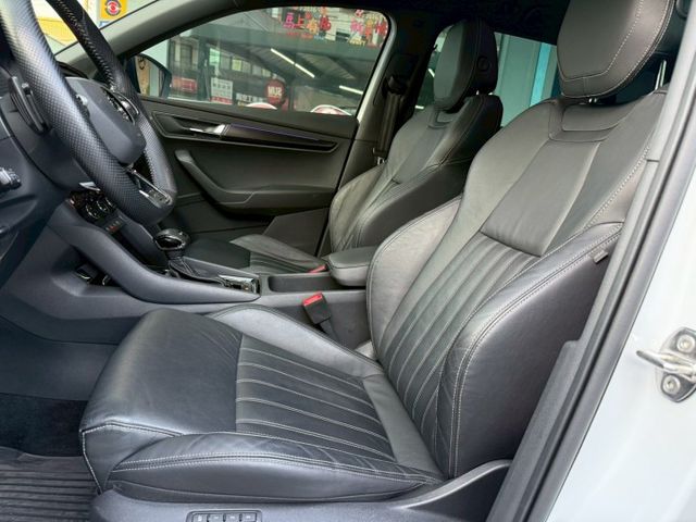 里程保證、一手車、電動記憶座椅、ACC跟車系統、CarPlay、環景系統、免鑰匙系統、盲點偵測、電動尾門、恆溫、行車記錄  第9張相片