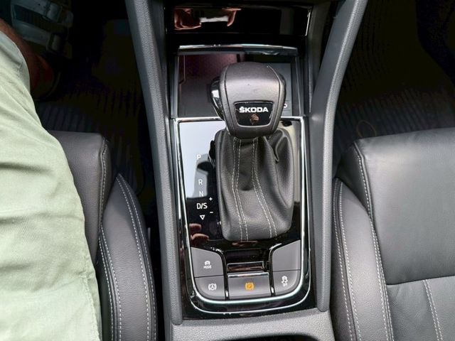 里程保證、一手車、電動記憶座椅、ACC跟車系統、CarPlay、環景系統、免鑰匙系統、盲點偵測、電動尾門、恆溫、行車記錄  第16張相片