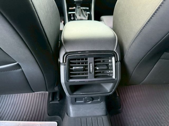 里程保證、一手車、電動記憶座椅、ACC跟車系統、CarPlay、環景系統、免鑰匙系統、盲點偵測、電動尾門、恆溫、行車記錄  第17張相片