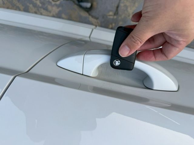 里程保證、一手車、電動記憶座椅、ACC跟車系統、CarPlay、環景系統、免鑰匙系統、盲點偵測、電動尾門、恆溫、行車記錄  第19張相片