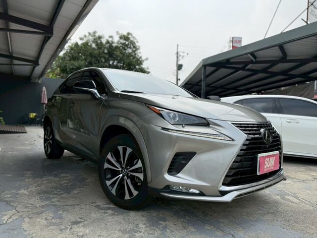 電動記憶座椅、雙前電熱椅、CarPlay、免鑰匙系統、盲點偵測、電動尾門、恆溫、行車記錄器、後座出風口、主動安全預防系統  第3張相片