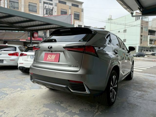 電動記憶座椅、雙前電熱椅、CarPlay、免鑰匙系統、盲點偵測、電動尾門、恆溫、行車記錄器、後座出風口、主動安全預防系統  第6張相片