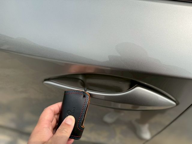 電動記憶座椅、雙前電熱椅、CarPlay、免鑰匙系統、盲點偵測、電動尾門、恆溫、行車記錄器、後座出風口、主動安全預防系統  第17張相片