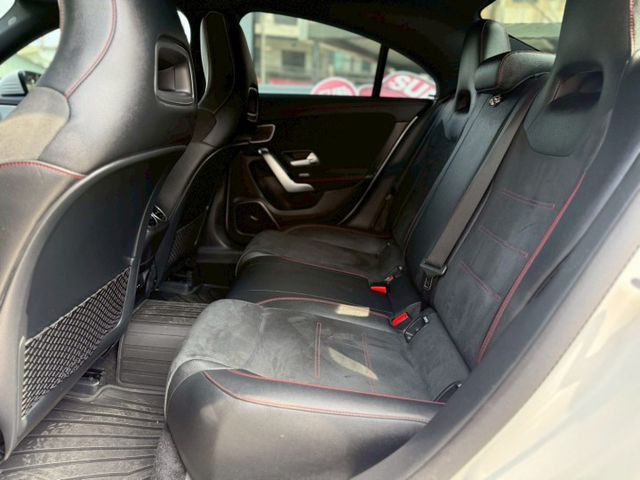 柏林之音、CarPlay、手寫版、環景系統、環艙氣氛燈、胎壓偵測、ISO-FIX、盲點偵測、倒車雷達、倒車顯影、自動停車  第9張相片