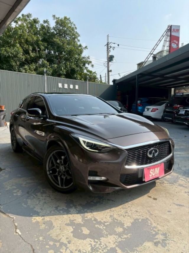 LED頭燈、全景天窗，BOSE音響、雙邊電動記憶座椅、加熱椅、免鑰匙（摸門）系統、方向盤快控鍵、換檔撥片、定速、雙區恆溫  第1張相片