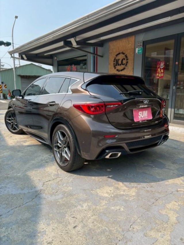 LED頭燈、全景天窗，BOSE音響、雙邊電動記憶座椅、加熱椅、免鑰匙（摸門）系統、方向盤快控鍵、換檔撥片、定速、雙區恆溫  第3張相片