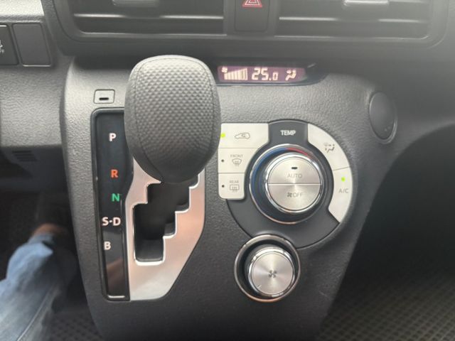 里程保證、免鑰匙系統、盲點偵測、恆溫、行車記錄器、後座出風口、主動安全預防系統、ISOFIX兒童安全椅固定、兒童安全鎖、  第13張相片