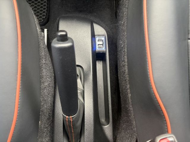 里程保證、免鑰匙系統、盲點偵測、恆溫、行車記錄器、後座出風口、主動安全預防系統、ISOFIX兒童安全椅固定、兒童安全鎖、  第14張相片