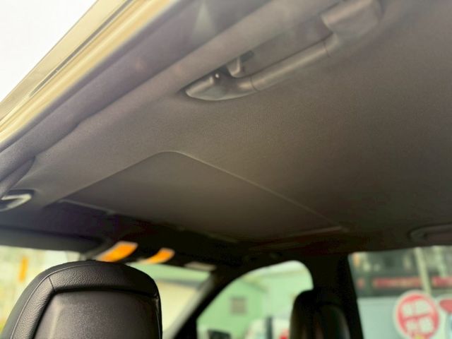 里程保證、AMG套件、天窗、全新大螢幕安卓機、CarPlay、電動記憶座椅、方向盤快控鍵、定速、斜坡起步輔、主動安全預防  第16張相片