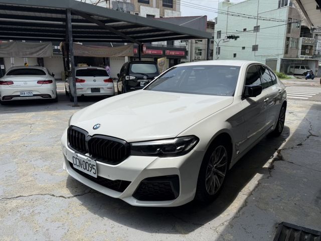 5 SERIES SEDAN  第1張相片