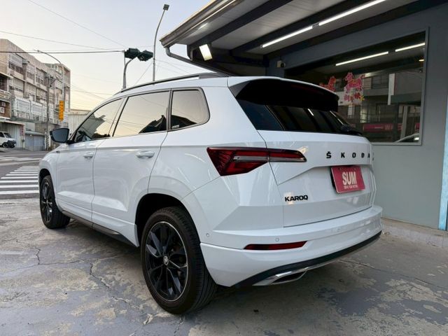 里程保證、一手車、電動記憶座椅、ACC跟車系統、CarPlay、環景系統、免鑰匙系統、盲點偵測、電動尾門、恆溫、行車記錄  第4張相片