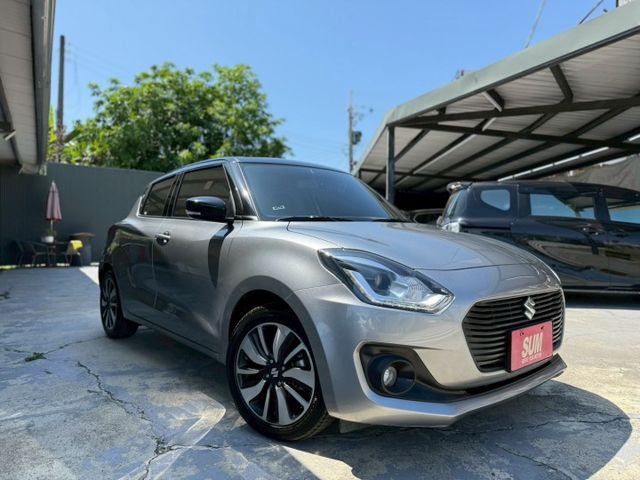 里程保證、原版件、懸浮式車頂配色、方向盤換擋撥片、雙區恆溫、免鑰匙系統、前後行車記錄器、LED前後燈組、LED日行燈  第3張相片