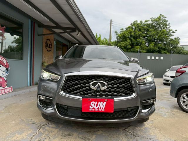 聰明人的選擇、進口品牌、新車快300萬，現在入手只要3x萬、安全性極佳、配備高檔、最佳七人座  第3張相片