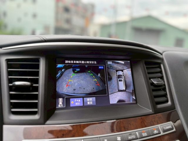 聰明人的選擇、進口品牌、新車快300萬，現在入手只要3x萬、安全性極佳、配備高檔、最佳七人座  第8張相片