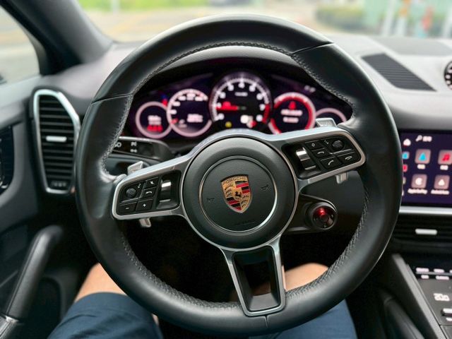 ACC全智能跟車系統、方向盤駕駛模式切換旋鈕、電子懸吊、液晶螢幕、盲點、電動記憶座椅、免鑰匙系統、全景天窗  第13張相片