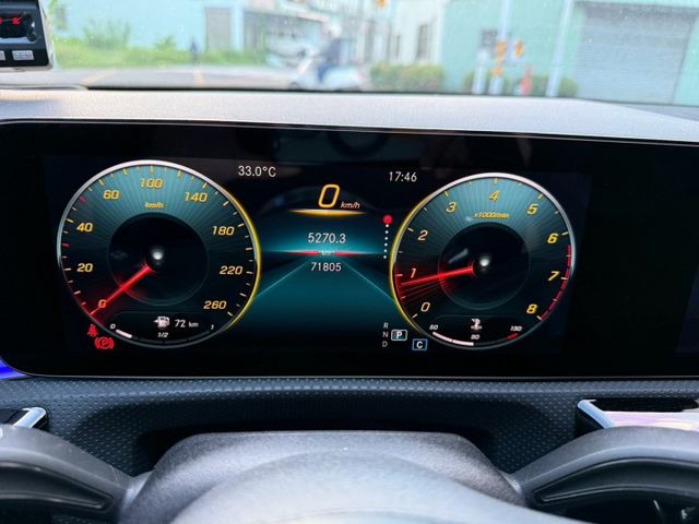 AMG套件、夜色套件、天窗、4matic、車道偏移警示、液晶螢幕、盲點、電動記憶座椅、免鑰匙系統、恆溫、環景倒車影像  第13張相片