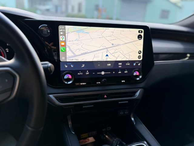 原版件、ACC全智能跟車系統、車道偏移警示、天窗、電子後照鏡、液晶螢幕、盲點、電動記憶座椅、通風加熱椅、免鑰匙系統、抬頭  第15張相片