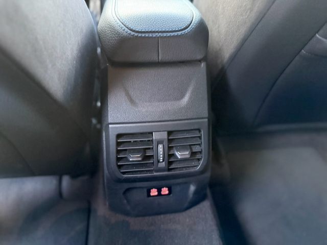 原版件、ACC全智能跟車系統、M套件、車道偏移警示、液晶螢幕、盲點、電動記憶座椅、免鑰匙系統、恆溫、倒車影像，行車記錄器  第13張相片