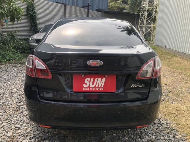 FIESTA 4D SEDAN  第5張相片