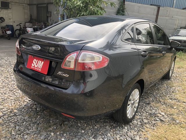 FIESTA 4D SEDAN  第6張相片