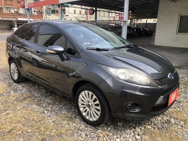 FIESTA 4D SEDAN  第8張相片