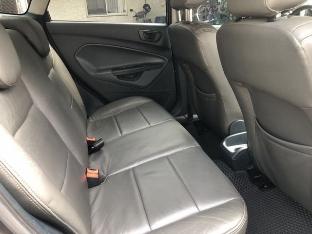 FIESTA 4D SEDAN  第10張相片